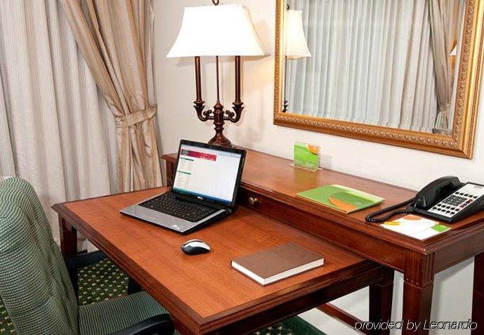 Courtyard By Marriott Saratoga Springs Quarto foto